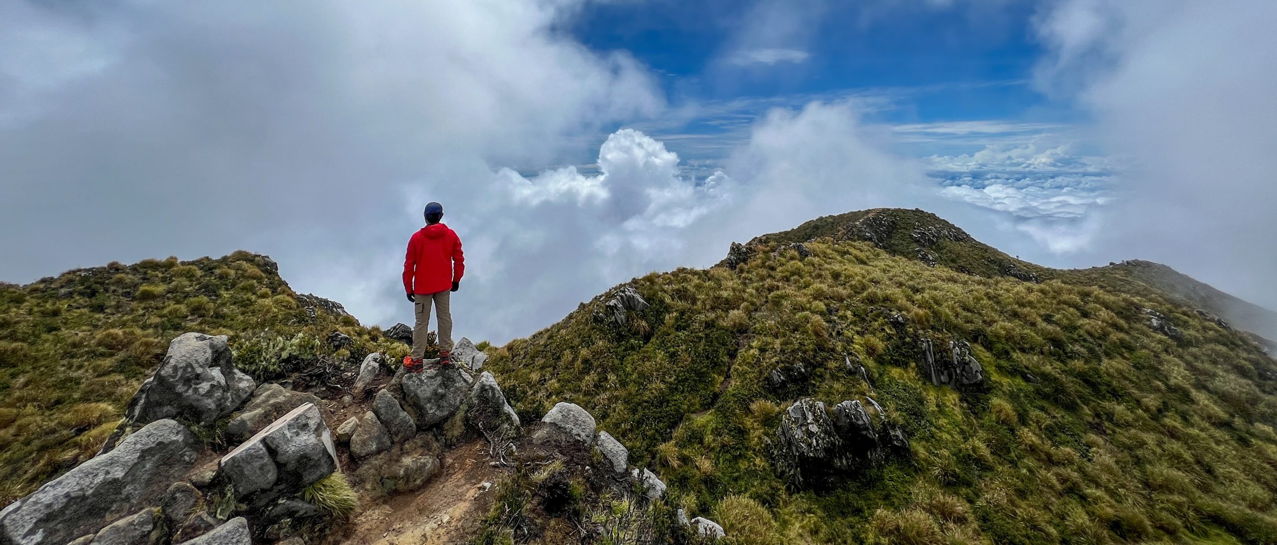 CLIMBING MOUNT APO (DAY 2) : CHASING SUNRISE AND SURVIVING DOWNPOURS